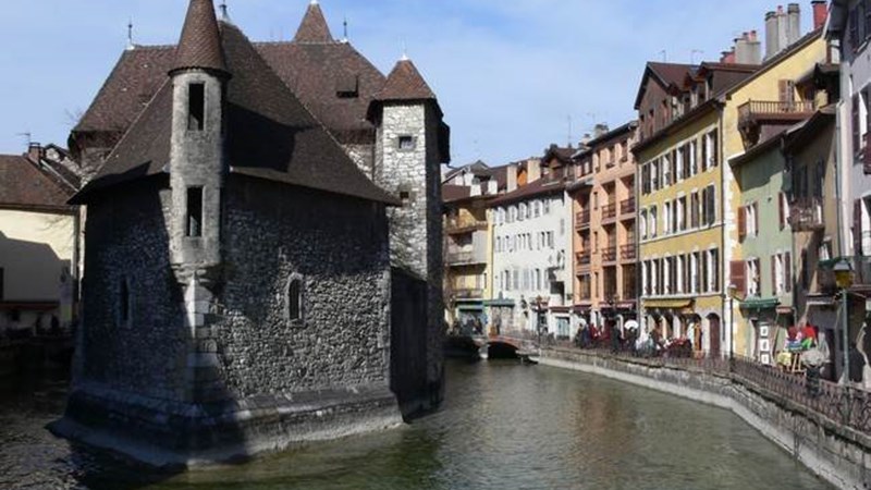 TOUR ESPACE TOUR ESPACE