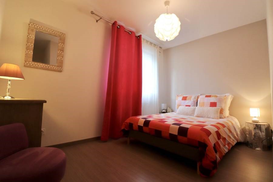 JANUA