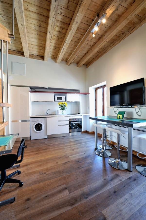 TAKE ME HOME LE CYGNE